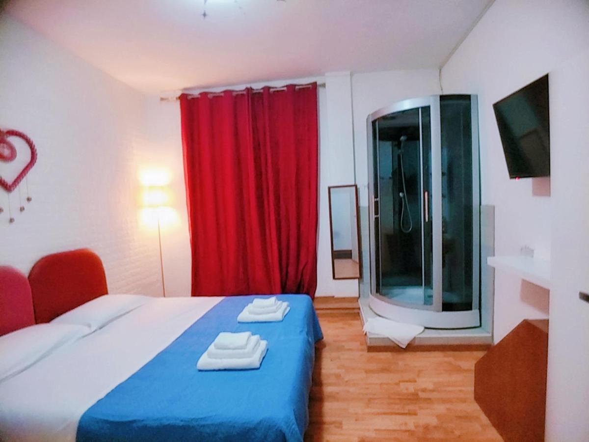 Double Room with Private External Bathroom