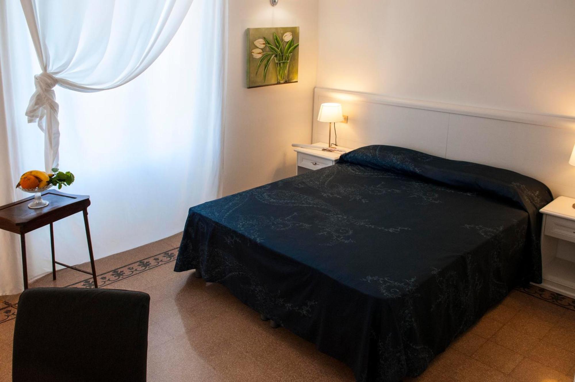 Superior Room with Balcony and Sea View
