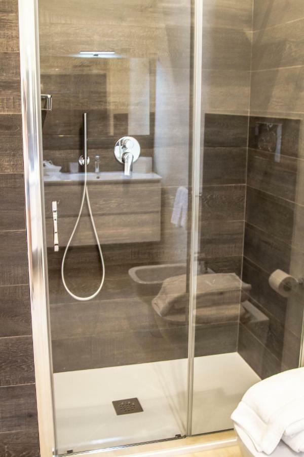 Deluxe Suite with Spa Bath