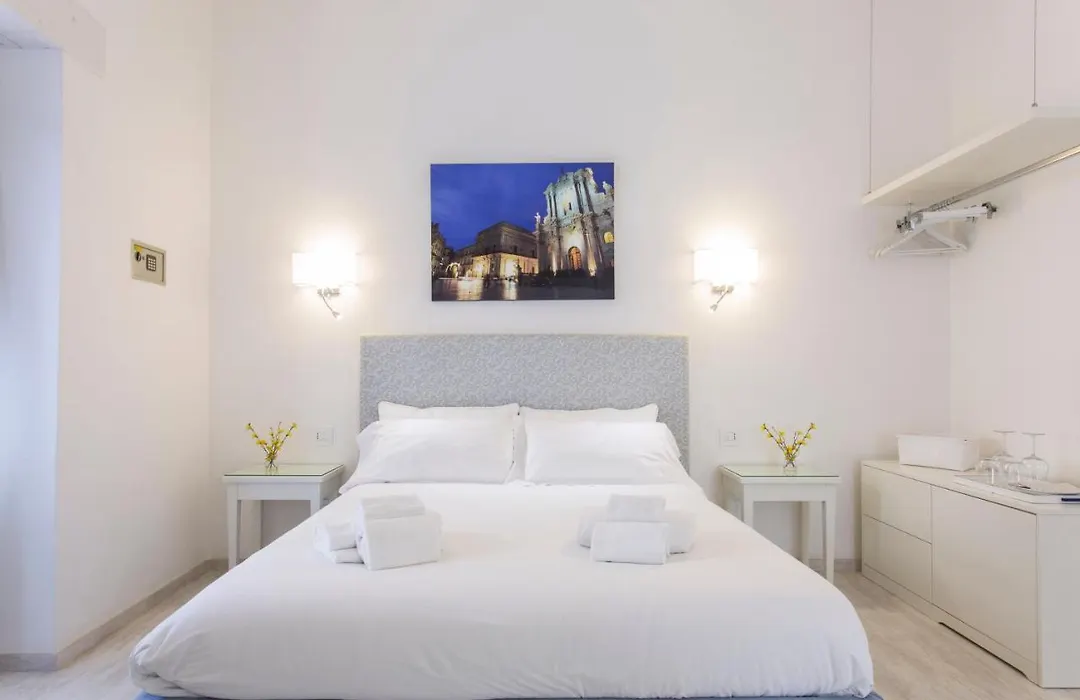 Affittacamere Ortygia Inn Rooms Con Terrazza Sul Mare E Jacuzzi-1
