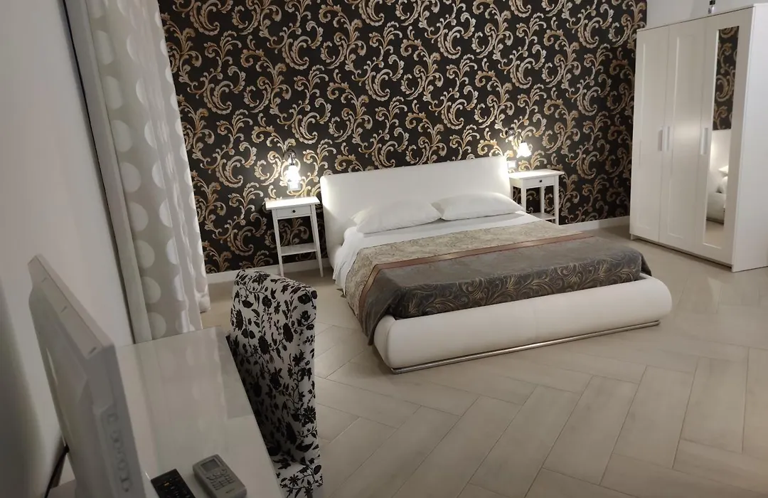 Sami Rooms: Theater District Retreat near Ortigia-1