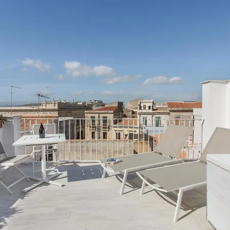 Affittacamere Ortygia Inn Rooms Con Terrazza Sul Mare E Jacuzzi-2