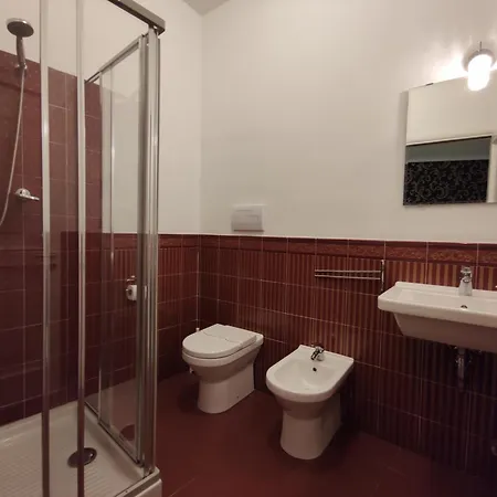 Sami Rooms: Theater District Retreat near Ortigia-3