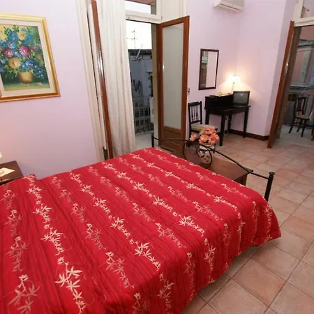 B&B Globetrotter Ortigia-2