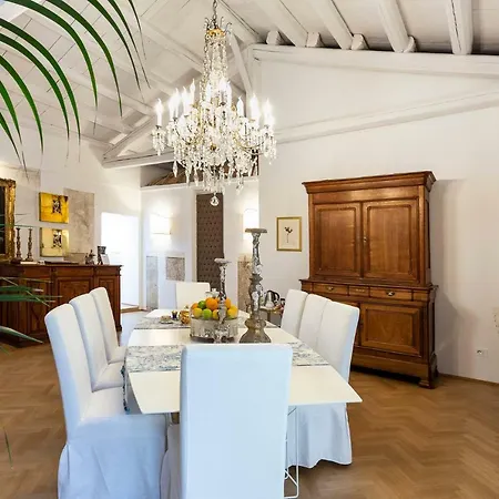 La Maison-2